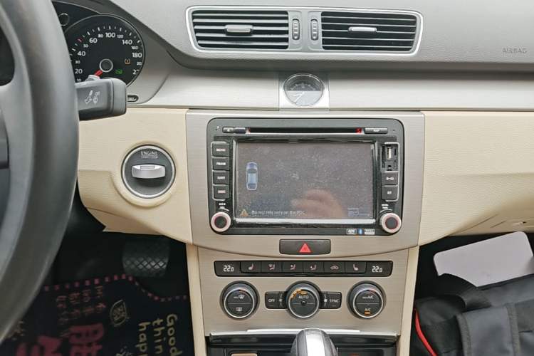 Used Volkswagen Magotan 2013 1.8TSI Luxury Model Audio And AC Panel