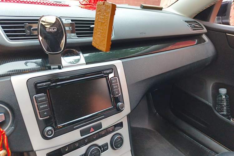 Used Volkswagen Magotan 2013 1.8TSI Luxury Model Audio And AC Panel