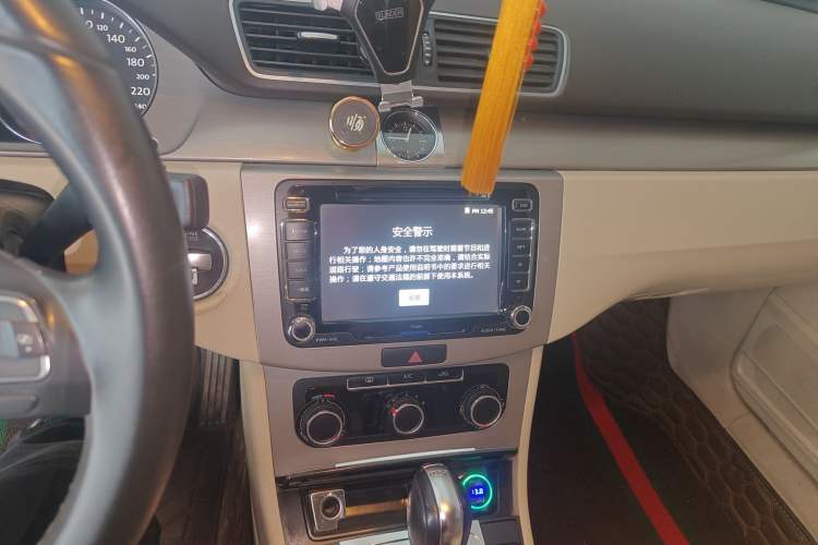 Used Volkswagen Magotan 2013 1.8TSI Premier Model Audio And AC Panel