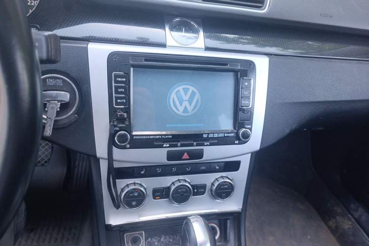 Used Volkswagen Magotan 2013 1.8TSI Luxury Model Audio And AC Panel