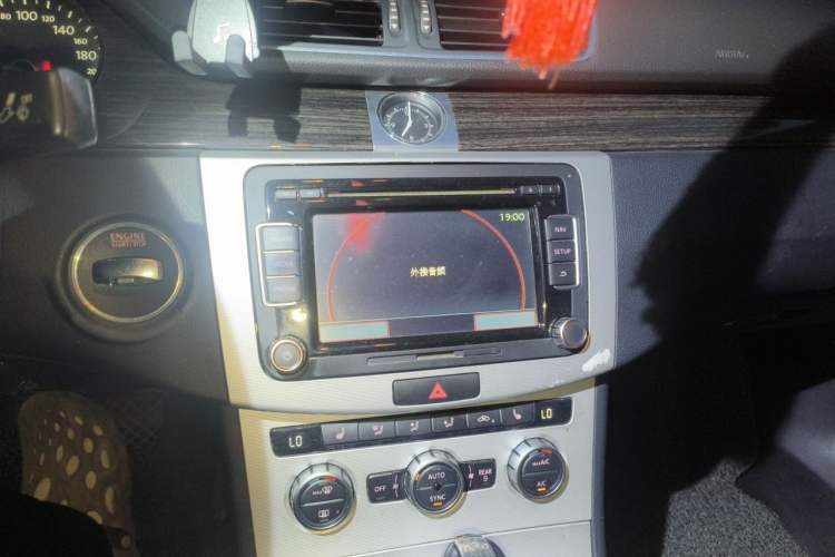Used Volkswagen Magotan 2013 1.8TSI Prestige Model Audio And AC Panel