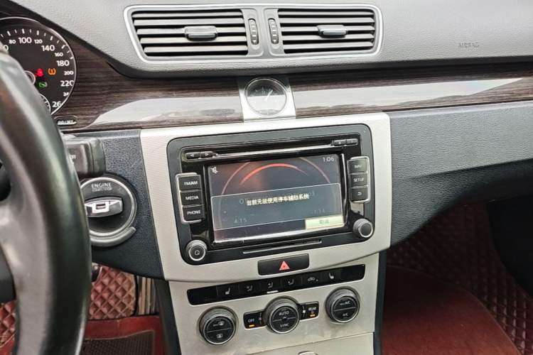 Used Volkswagen Magotan 2013 2.0 TSI Prestige Model Audio And AC Panel