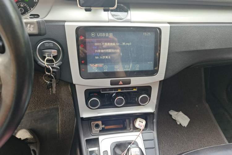 Used Volkswagen Magotan 2013 1.8TSI Premier Model Audio And AC Panel