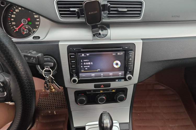 Used Volkswagen Magotan 2013 1.8TSI Premier Model Audio And AC Panel