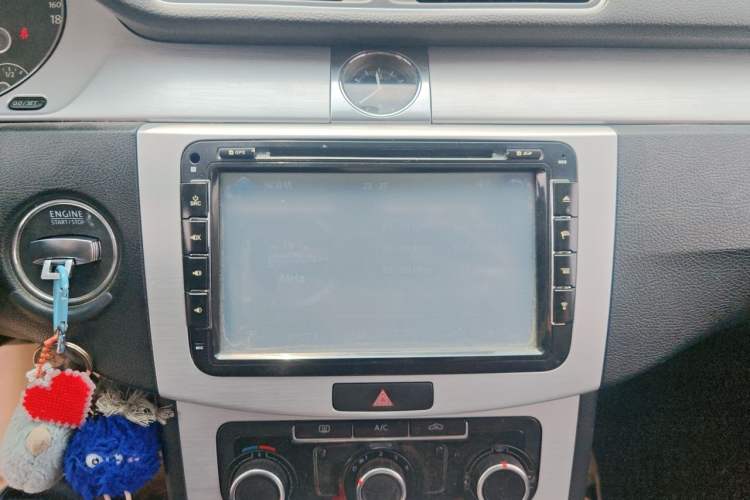 Used Volkswagen Magotan 2013 1.8TSI Comfort Model Audio And AC Panel