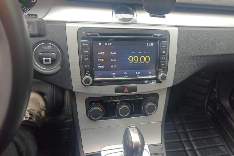 Used Volkswagen Magotan 2013 1.8TSI Premier Model Audio And AC Panel