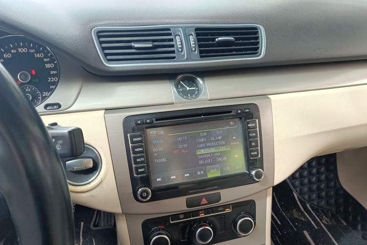 Used Volkswagen Magotan 2013 1.8TSI Luxury Model Audio And AC Panel