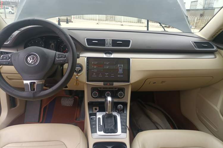 Used Volkswagen Magotan 2013 1.8TSI Premier Model Audio And AC Panel