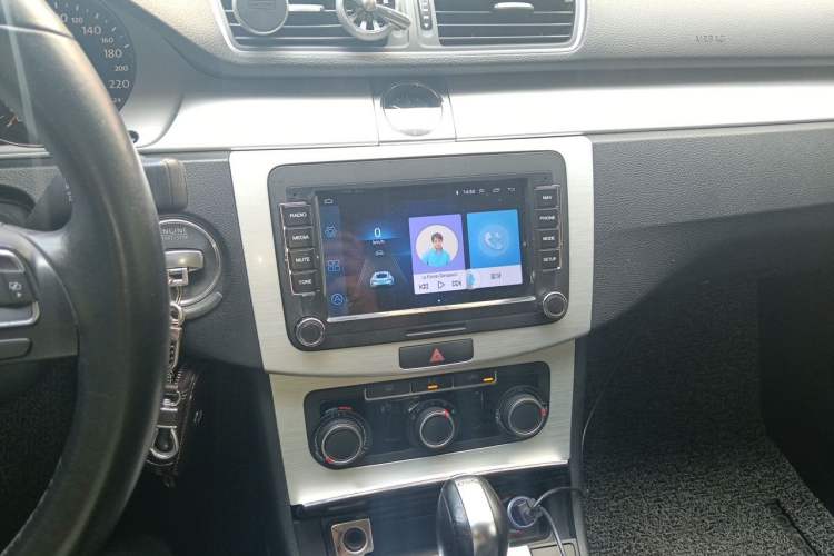 Used Volkswagen Magotan 2013 1.8TSI Premier Model Audio And AC Panel