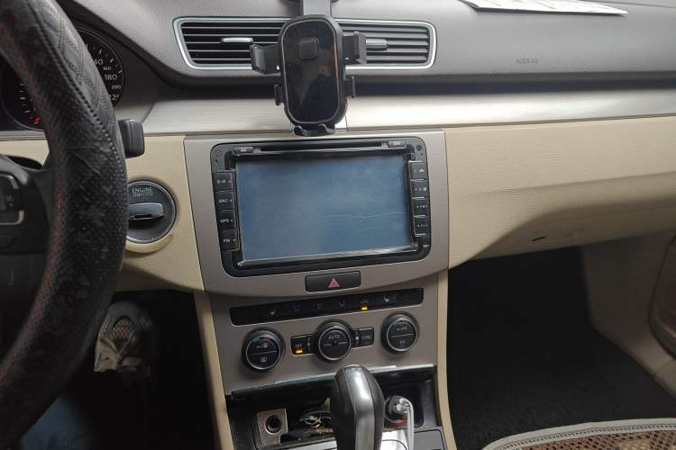 Used Volkswagen Magotan 2013 1.8TSI Luxury Model Audio And AC Panel
