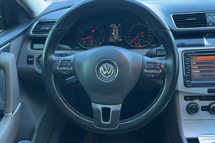 Used Volkswagen Magotan 2013 1.8TSI Luxury Model Audio And AC Panel