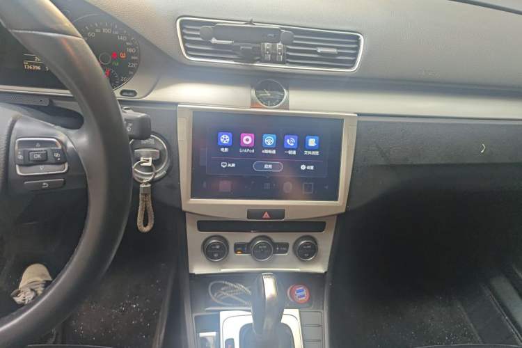 Used Volkswagen Magotan 2013 1.8TSI Premier Model Audio And AC Panel