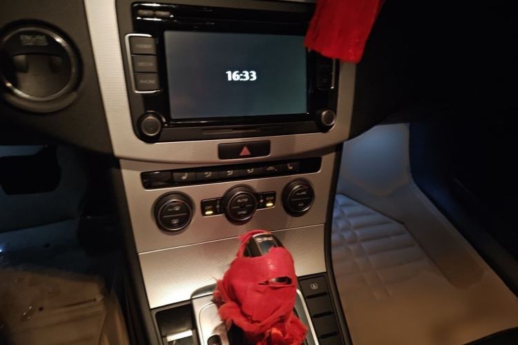 Used Volkswagen Magotan 2013 1.8TSI Prestige Model Audio And AC Panel