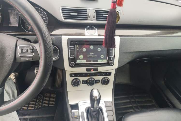 Used Volkswagen Magotan 2013 1.8TSI Prestige Model Audio And AC Panel