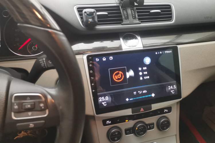 Used Volkswagen Magotan 2013 2.0 TSI Ultimate Model Audio And AC Panel
