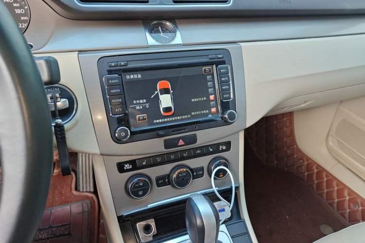 Used Volkswagen Magotan 2013 1.8TSI Luxury Model Audio And AC Panel