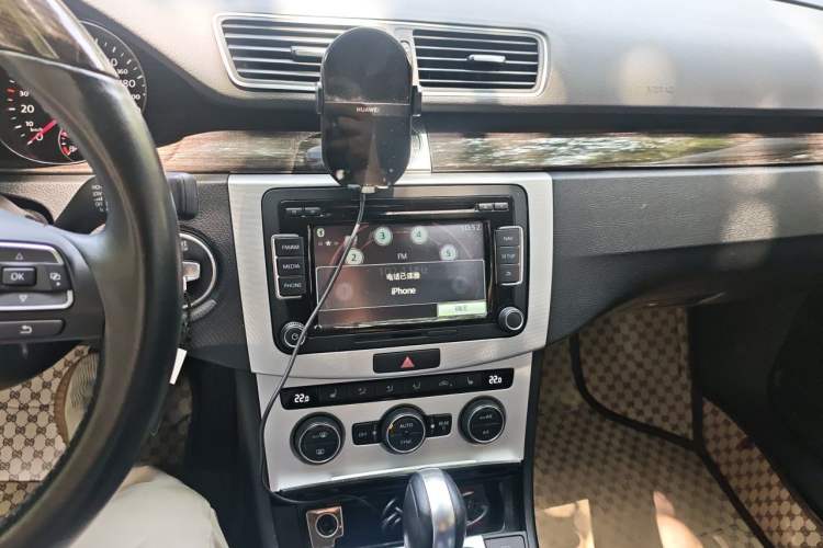 Used Volkswagen Magotan 2013 2.0 TSI Prestige Model Audio And AC Panel