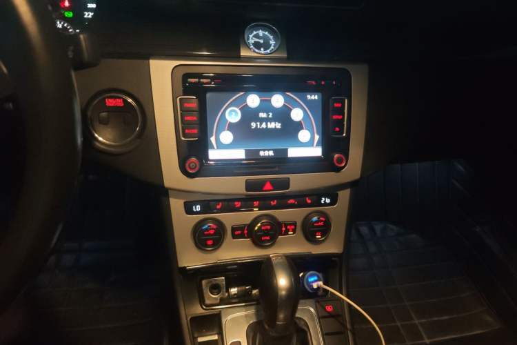 Used Volkswagen Magotan 2013 1.8TSI Prestige Model Audio And AC Panel