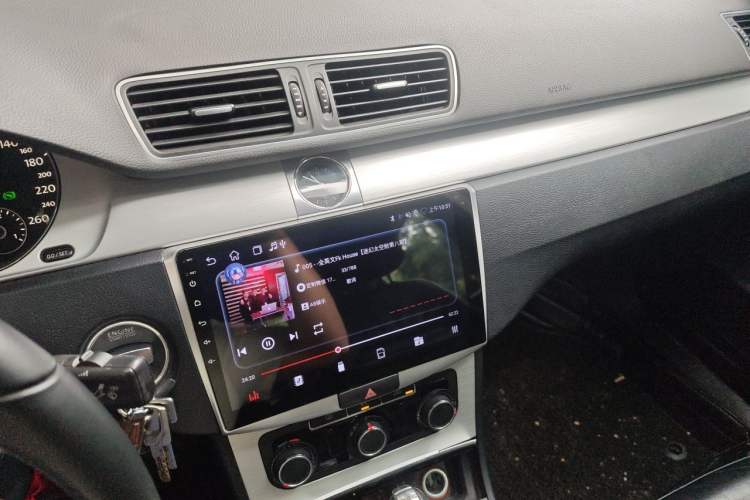 Used Volkswagen Magotan 2013 1.8TSI Premier Model Audio And AC Panel
