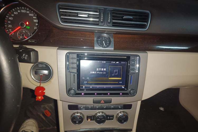 Used Volkswagen Magotan 2013 1.8TSI Luxury Model Audio And AC Panel