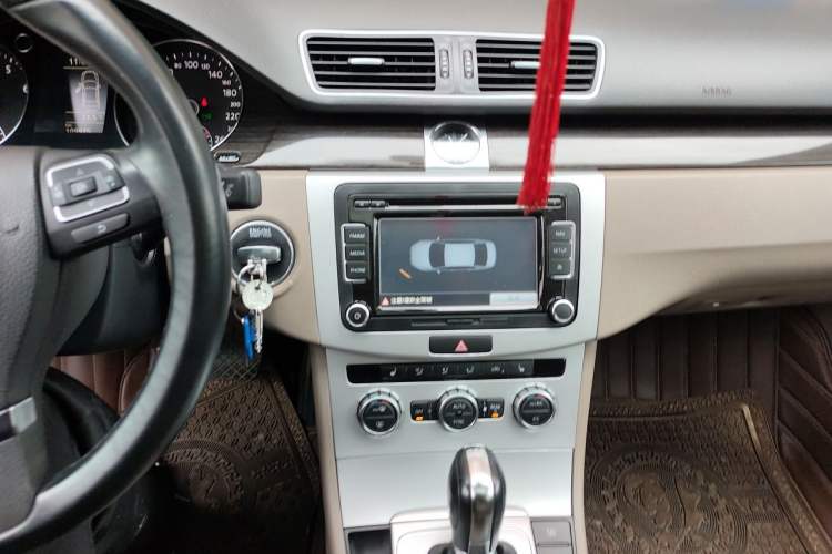 Used Volkswagen Magotan 2013 1.8TSI Prestige Model Audio And AC Panel