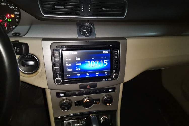 Used Volkswagen Magotan 2013 1.8TSI Luxury Model Audio And AC Panel