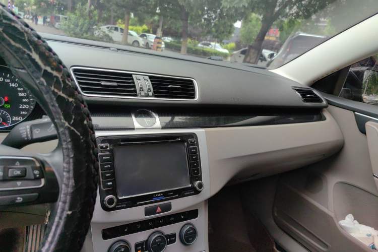 Used Volkswagen Magotan 2013 1.8TSI Luxury Model Audio And AC Panel