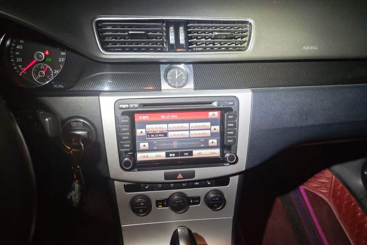 Used Volkswagen Magotan 2013 1.8TSI Luxury Model Audio And AC Panel