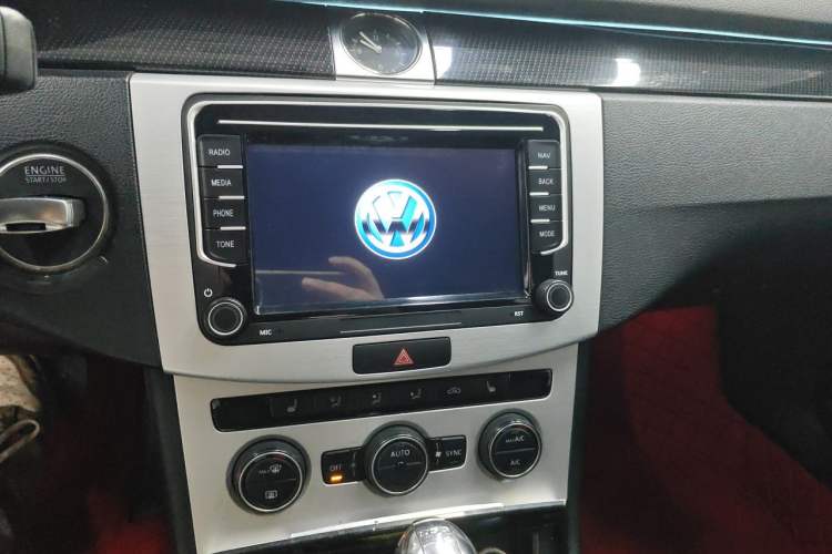 Used Volkswagen Magotan 2013 1.8TSI Luxury Model Audio And AC Panel