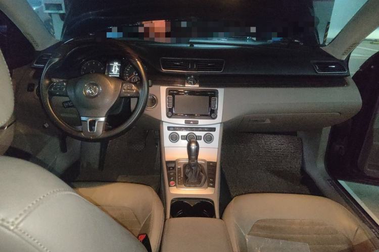Used Volkswagen Magotan 2013 2.0 TSI Prestige Model Center Console