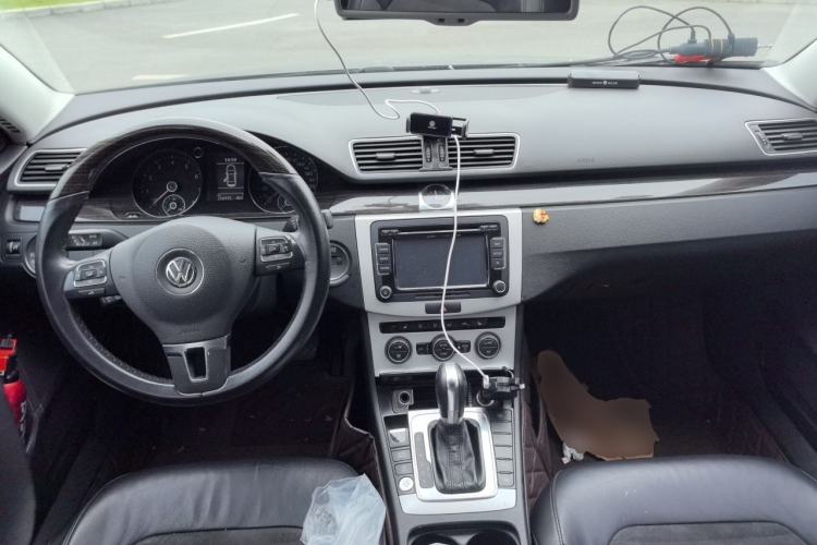 Used Volkswagen Magotan 2013 2.0 TSI Prestige Model Center Console