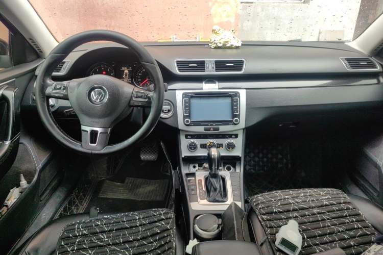 Used Volkswagen Magotan 2013 1.8TSI Luxury Model Center Console