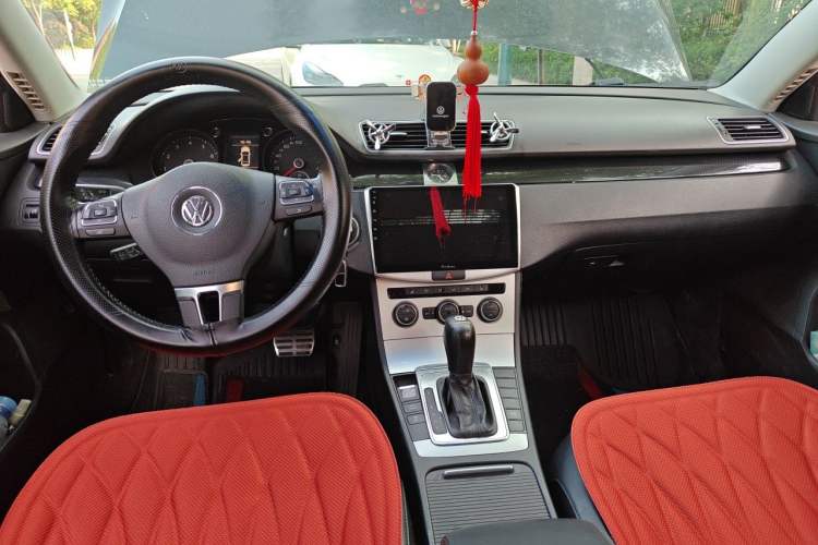Used Volkswagen Magotan 2013 1.8TSI Luxury Model Center Console