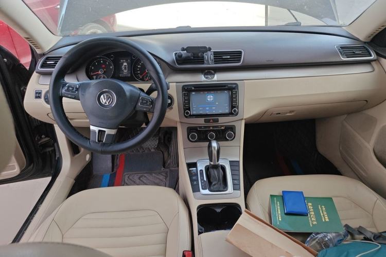 Used Volkswagen Magotan 2013 1.8TSI Premier Model Center Console