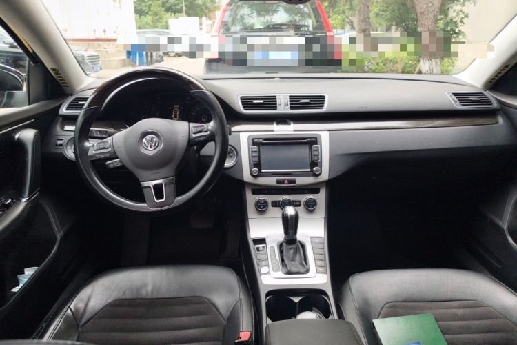 Used Volkswagen Magotan 2013 2.0 TSI Prestige Model Center Console