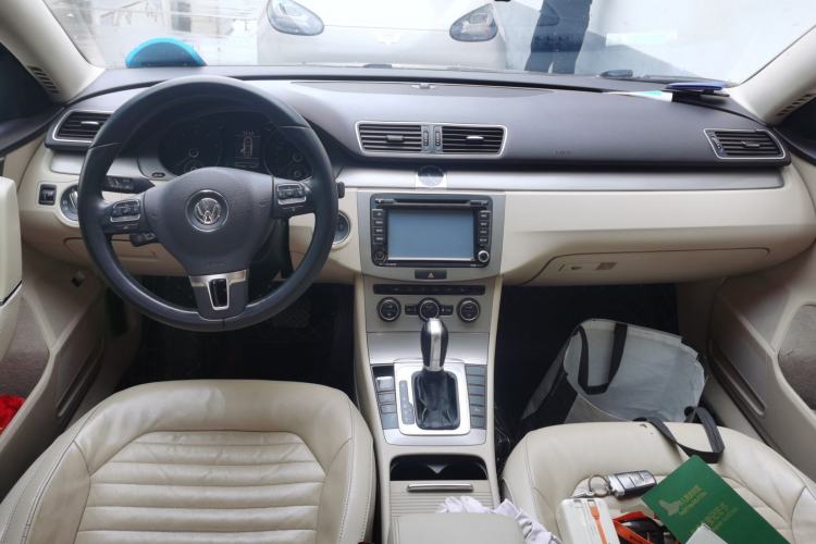 Used Volkswagen Magotan 2013 1.8TSI Luxury Model Center Console