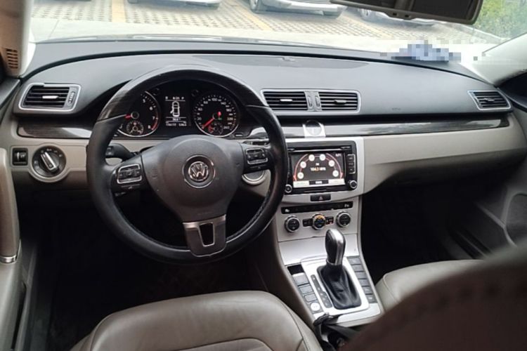 Used Volkswagen Magotan 2013 1.8TSI Prestige Model Center Console
