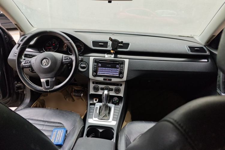 Used Volkswagen Magotan 2013 2.0 TSI Luxury Model Center Console