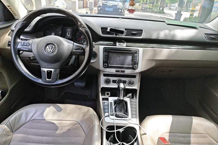 Used Volkswagen Magotan 2013 1.8TSI Prestige Model Center Console