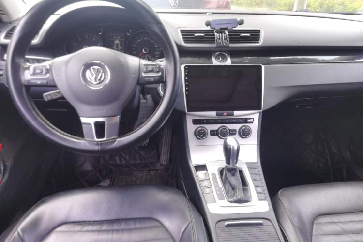 Used Volkswagen Magotan 2013 1.8TSI Luxury Model Center Console