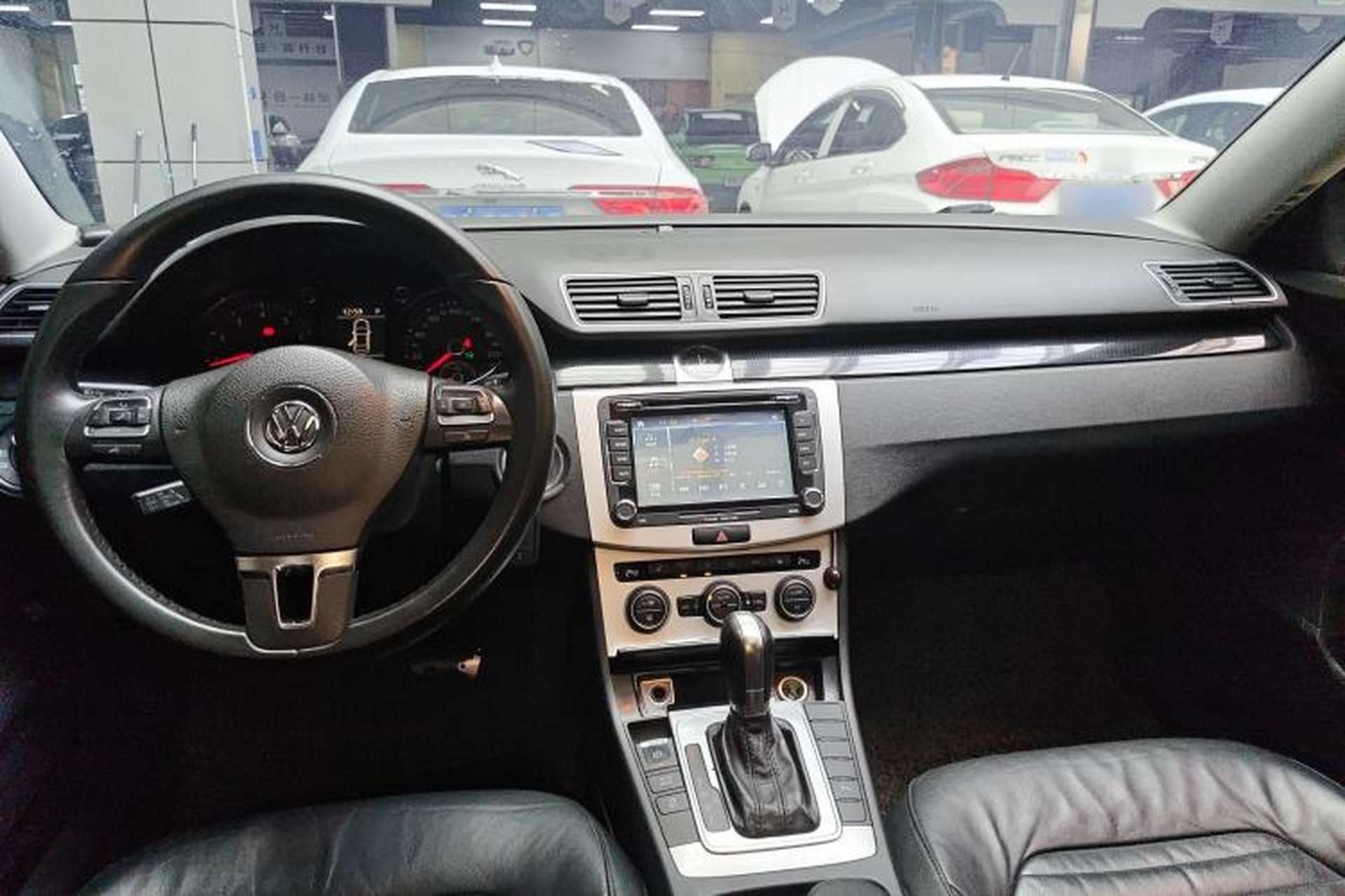 Used Volkswagen Magotan 2013 1.8TSI Luxury Model Center Console