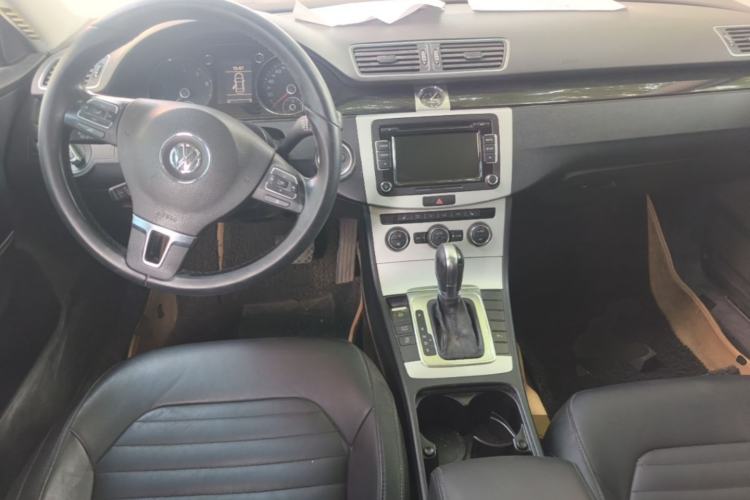 Used Volkswagen Magotan 2013 1.8TSI Premier Model Center Console