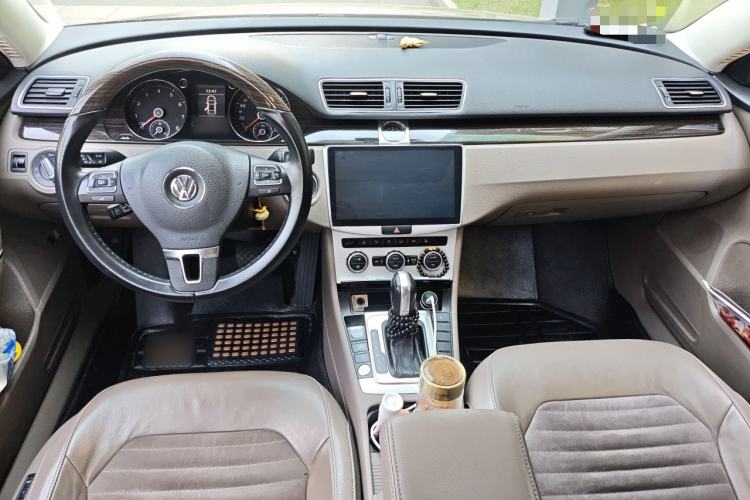 Used Volkswagen Magotan 2013 2.0 TSI Prestige Model Center Console
