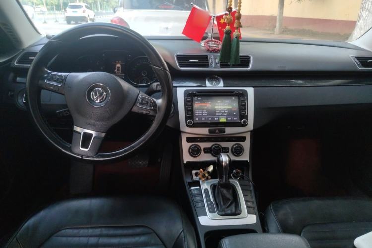 Used Volkswagen Magotan 2013 2.0 TSI Luxury Model Center Console