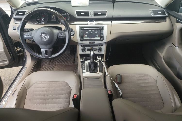 Used Volkswagen Magotan 2013 2.0 TSI Prestige Model Center Console