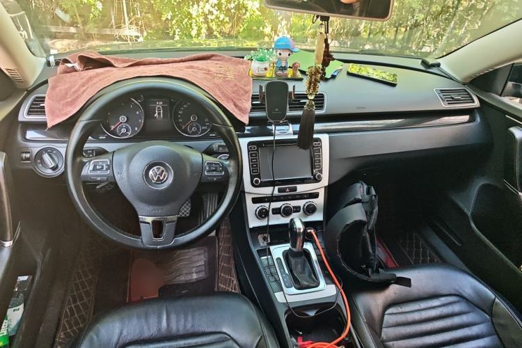 Used Volkswagen Magotan 2013 2.0 TSI Luxury Model Center Console