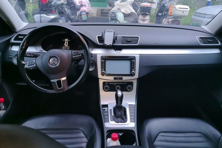 Used Volkswagen Magotan 2013 1.8TSI Premier Model Center Console