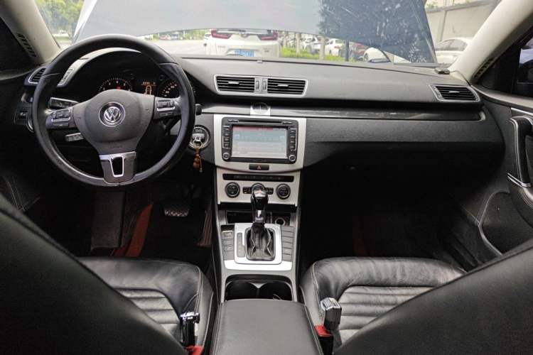 Used Volkswagen Magotan 2013 1.8TSI Luxury Model Center Console