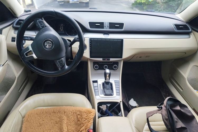 Used Volkswagen Magotan 2013 1.8TSI Premier Model Center Console