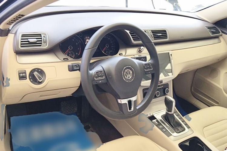 Used Volkswagen Magotan 2013 1.8TSI Premier Model Center Console